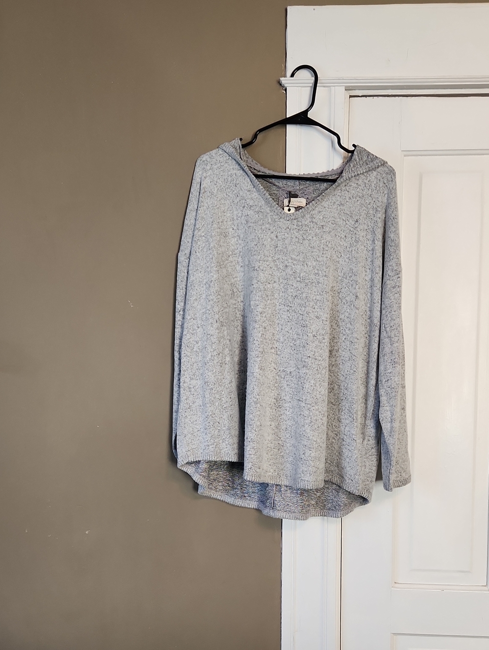 Cupio Light Gray V-Neck Hooded Pullover - Picture 1 of 5